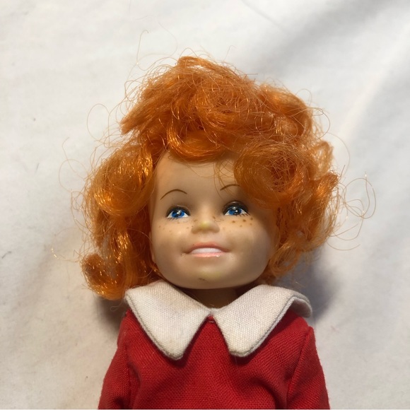Vintage 1982 Knickerbicker Annie Doll 6” Plastic Doll missing shoes/socks - Picture 2 of 6